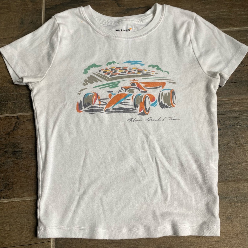 Hollister McLaren F1 white crop
